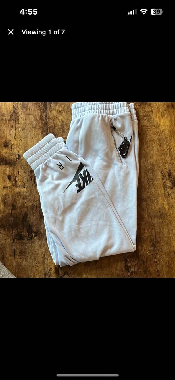 Nike Air Fleece Jogger Sweatpants with Detachable Swoosh Zipper Pull